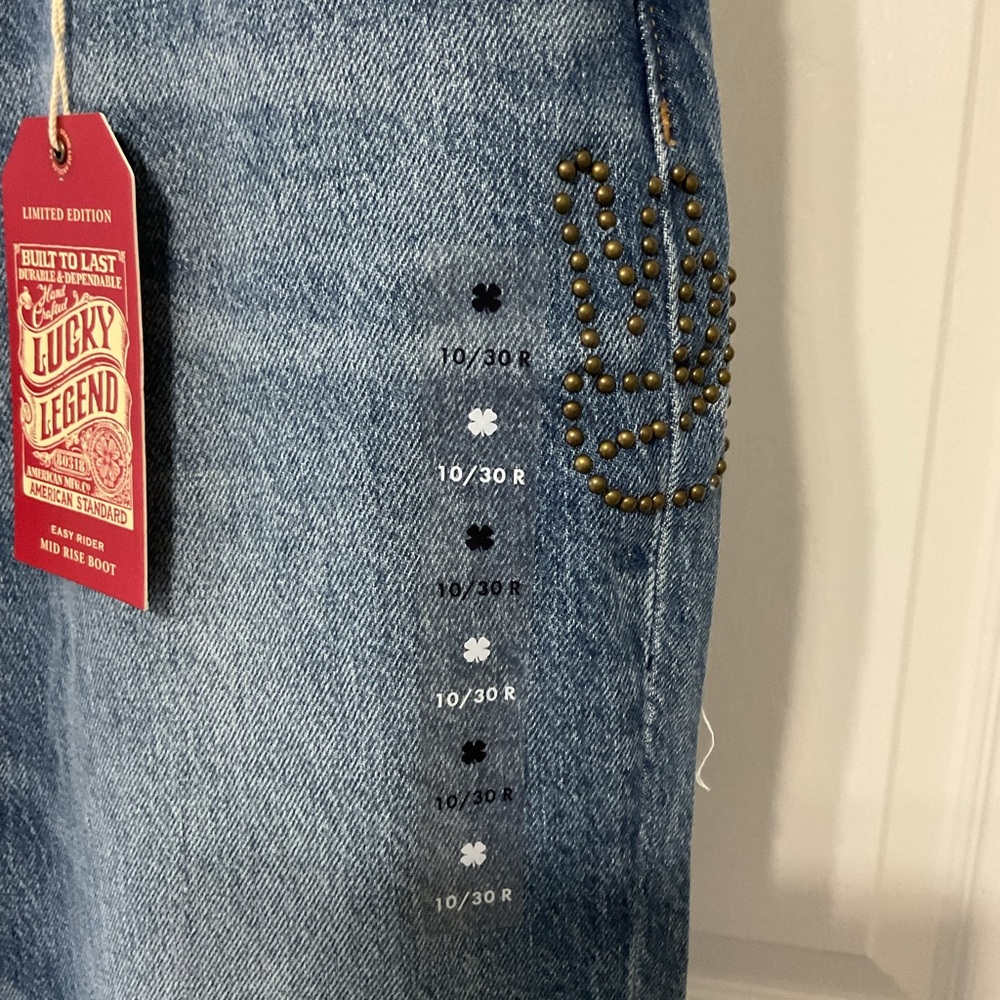 Lucky Legend - Picture 6 of 8